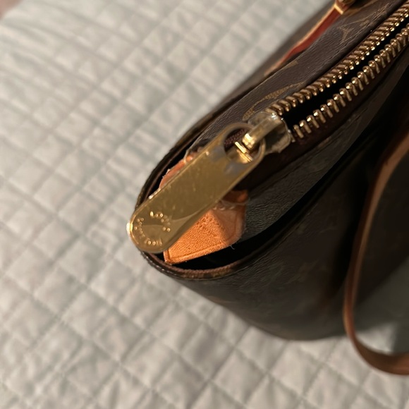AUTH Louis Vuitton Totally PM Handbag - Picture 5 of 15